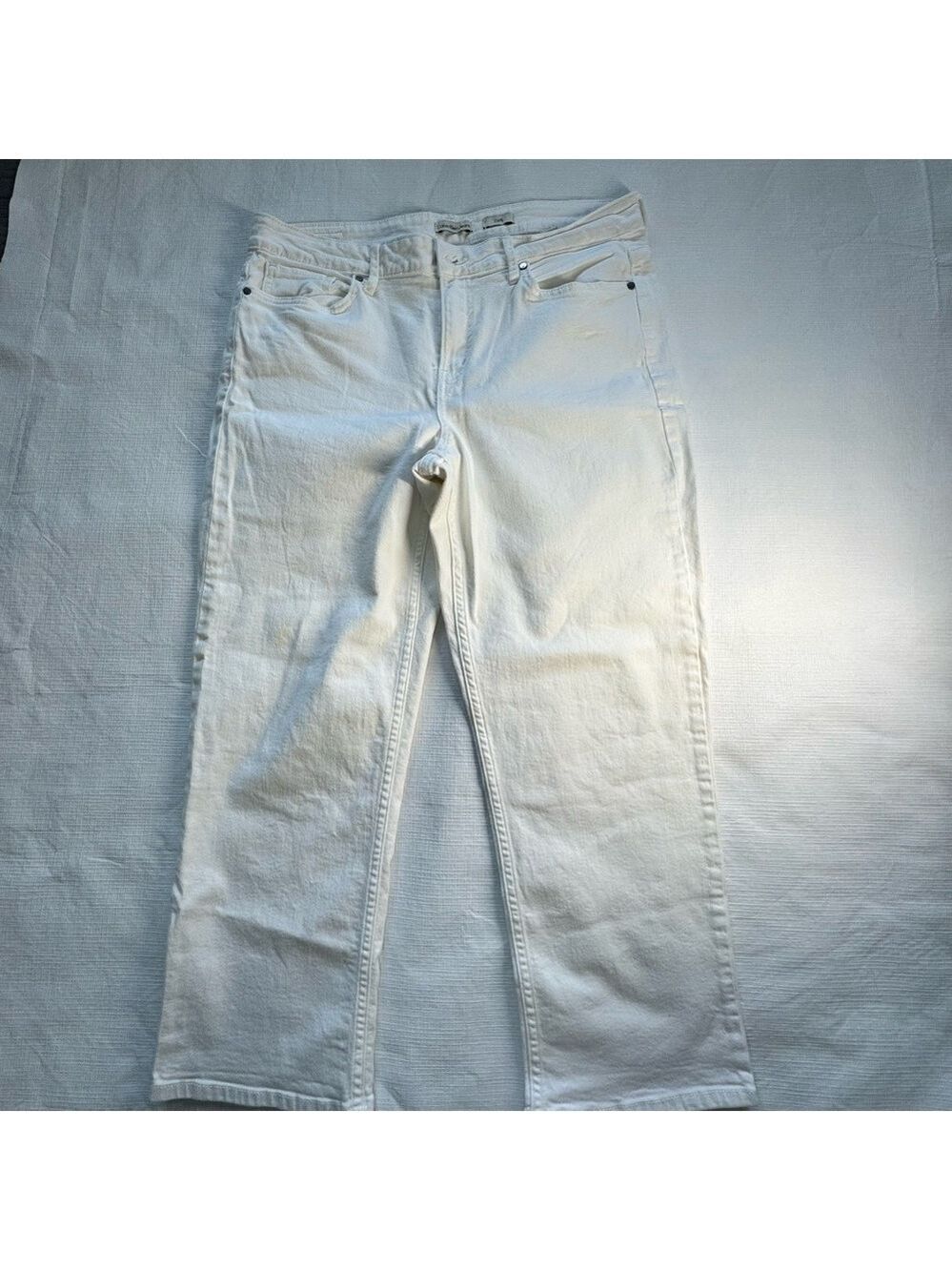 Calvin Klein Women Jeans Capri Style White Size 31